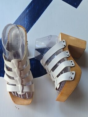 Madden Girl "Crosby" White Faux Leather Chunky Heel Platform Sandal Size 8.5